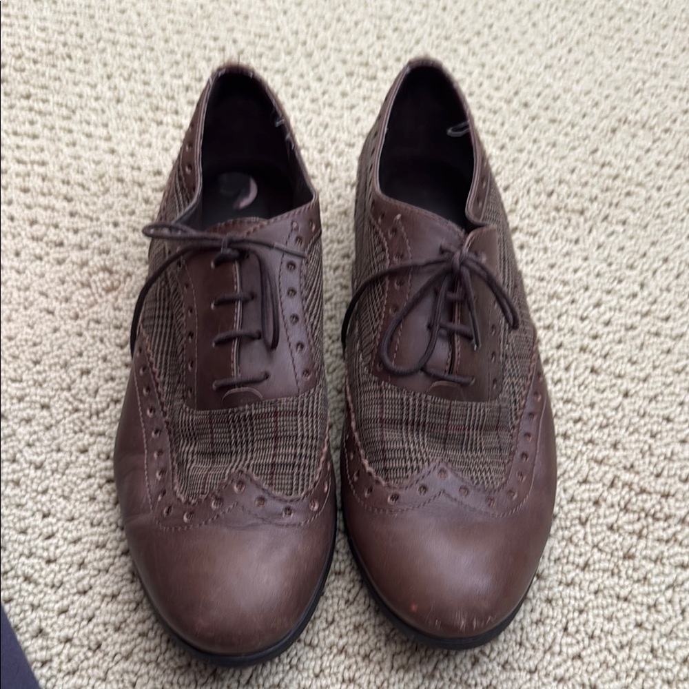 Women’s Franco Sarto Brown Leather Oxfords with Wingtip Brogue